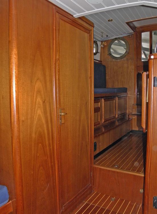 Cabin en avant, H&eacute;bergements